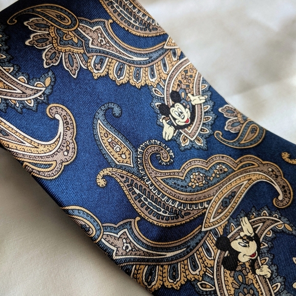 Balancine Mickey Mouse Silk Necktie - Picture 3 of 15
